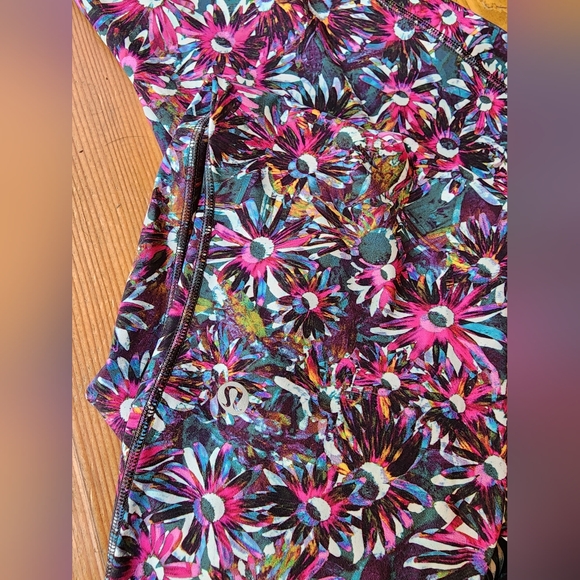 Lululemon Swift Speed High-Rise Crop 21" in Floral Electric Multi 6 EUC (NWOT?) - Picture 17 of 17